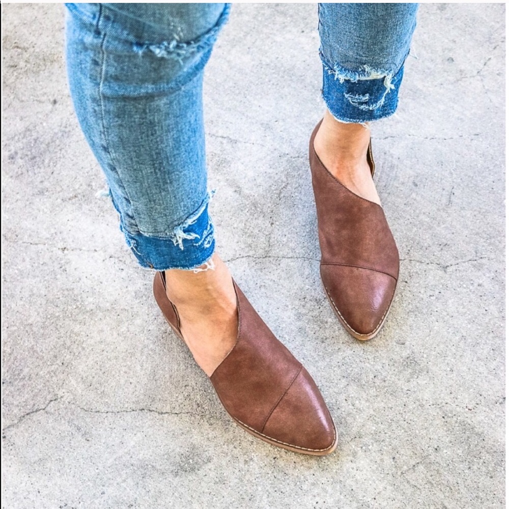 Mi.iM Freya Flats in Brown